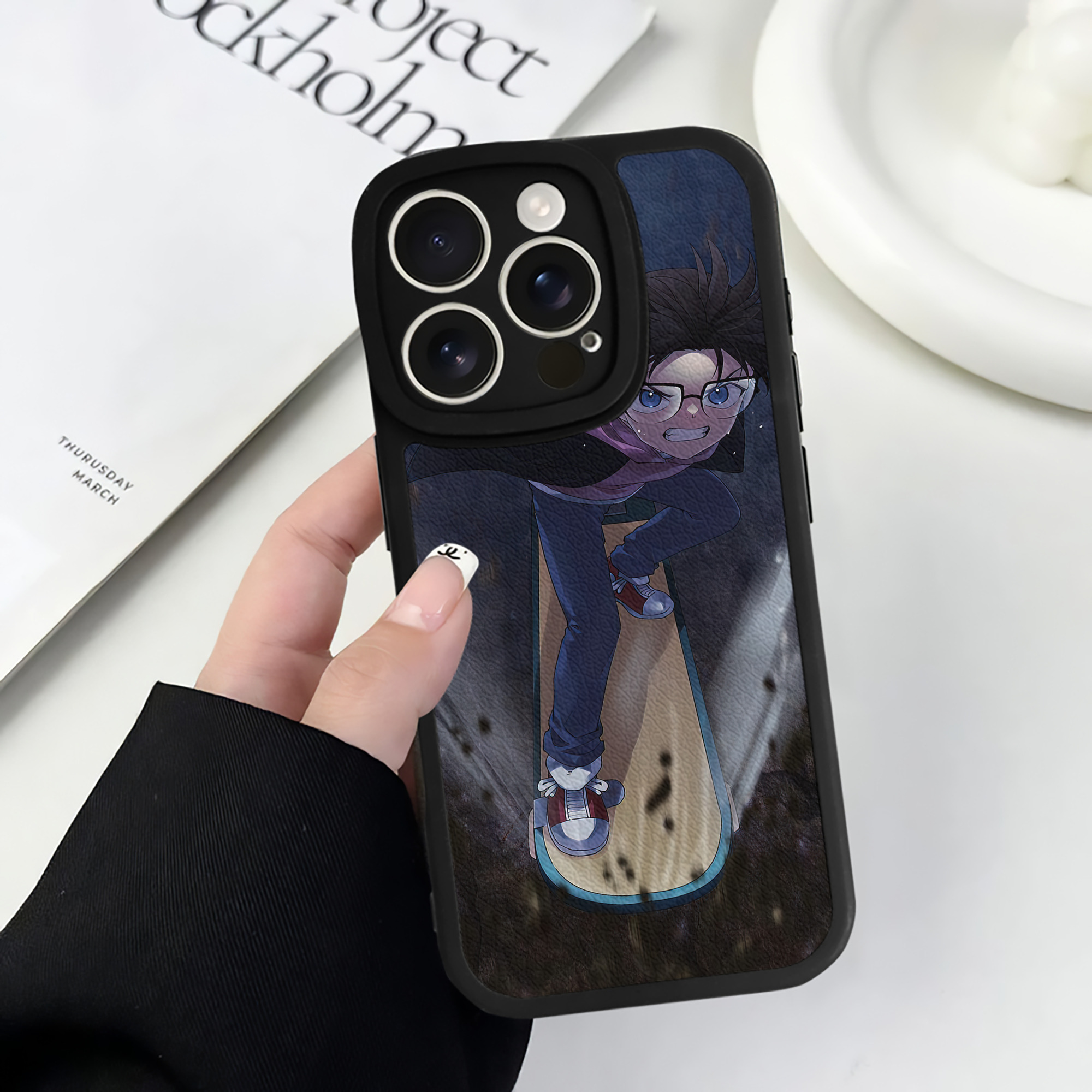 （画像用） 名探偵コナン Detective Conan 【iPhone 16シリーズ対応】シリコンスマホケース（レザー調） 材質：シリコン